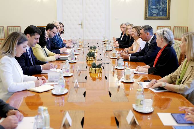 Predsednik Pahor na uradnem obisku v Sloveniji gosti predsednico Republike Kosovo Osmani – Sadriu