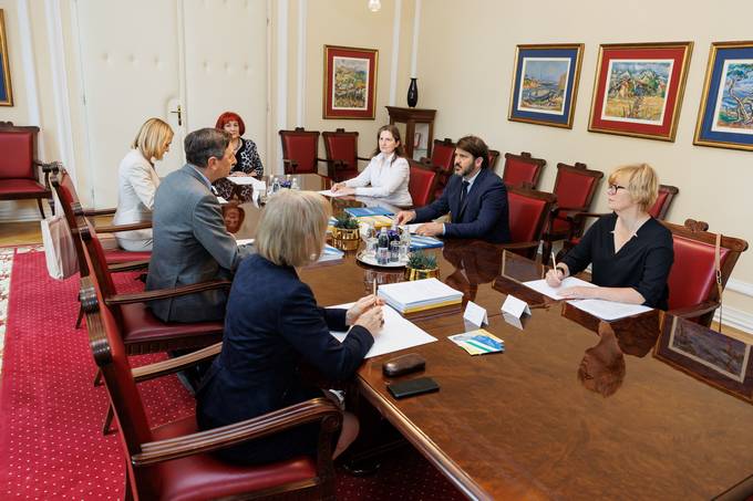 Zagovornik načela enakosti je predsedniku republike predstavil Letno poročilo za leto 2021