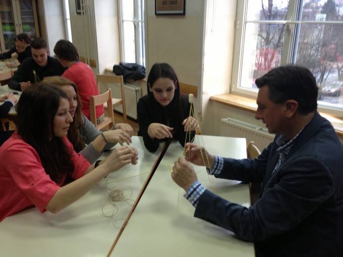 Predsednik republike Borut Pahor je na delovni dan osnovnih in srednjih šol obiskal Novo mesto