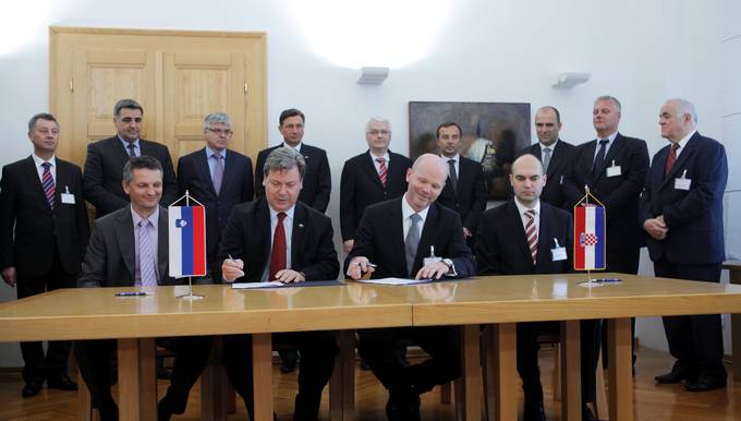 Predsednika Pahor in Josipović sta prisostvovala podpisu pisma o nameri o ustanovitvi centra za učinkovite energetske rešitve