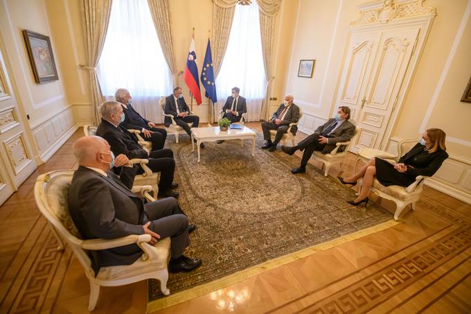 Predsednik republike je sprejel vidne člane Slovenske akademije znanosti in umetnosti, avtorje Izjave o slovenski spravi
