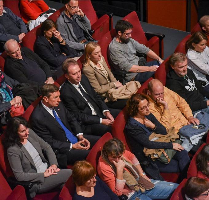 Predsednik Pahor si je s Tanjo Pečar ogledal film Rudar in se srečal z Mehmedalijo Alićem, režiserko filma Hanno Slak in Boštjanom Videmškom