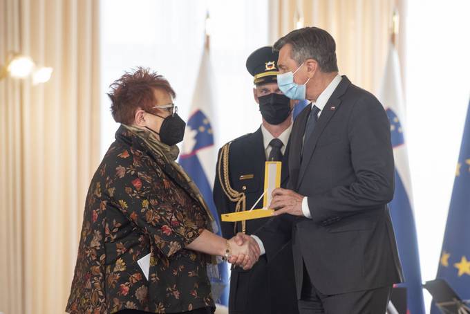 Predsednik Republike Slovenije Borut Pahor je danes na posebni slovesnosti v Predsedniški palači vročil državna odlikovanja - Tatjana Rojc
