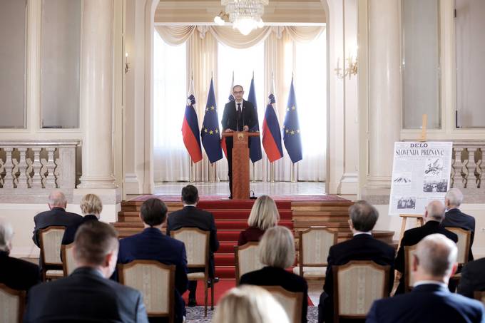 Predsednik republike je danes v Predsedniški palači priredil posebno slovesnost ob 30. obletnici mednarodnega priznanja Republike Slovenije s strani držav članic Evropske skupnosti in drugih evropskih držav
