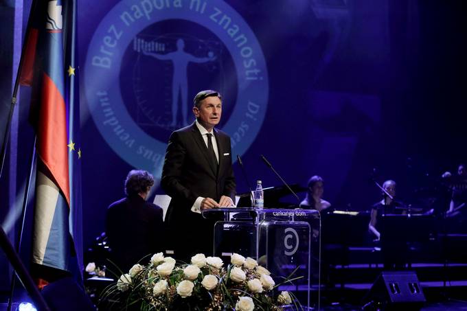 Predsednik republike je bil slavnostni govornik na podelitvi nagrad in priznanj za izjemne dosežke v znanstveno-raziskovalni in razvojni dejavnosti v Sloveniji