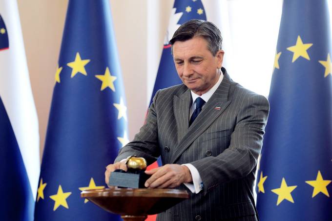 Predsednik republike virtualno vročil Jabolko navdiha