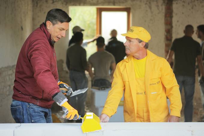 Prostovoljska delovna akcija "Vračamo družbi - teden korporativnega prostovoljstva"