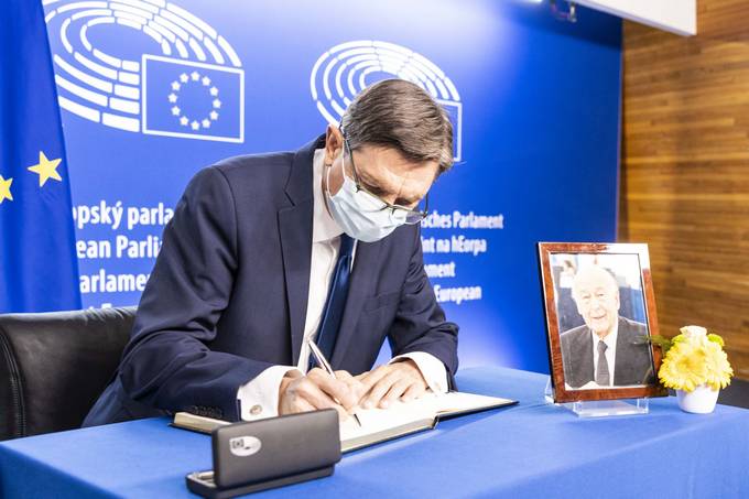 Predsednik Pahor na slovesnosti v spomin na nekdanjega francoskega predsednika Valeryja Giscarda d'Estainga