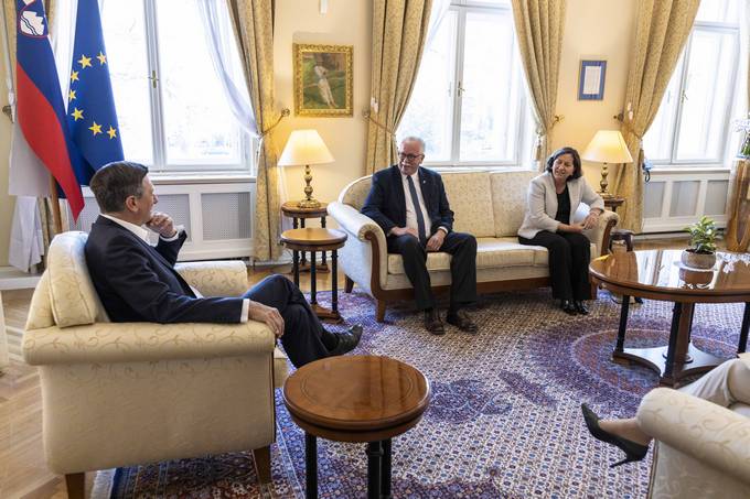 Predsednik republike je sprejel predsednika društva Zedinjena Slovenija Jureta Komarja in tajnico društva Marjano Poznič