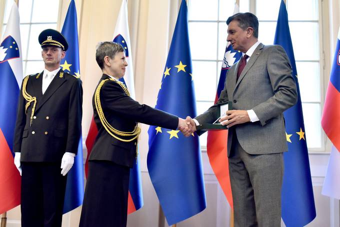 Ob dnevu Rudolfa Maistra predsednik Pahor priredil posebno slovesnost ob povišanju brigadirke Alenke Ermenc v čin generalmajorke