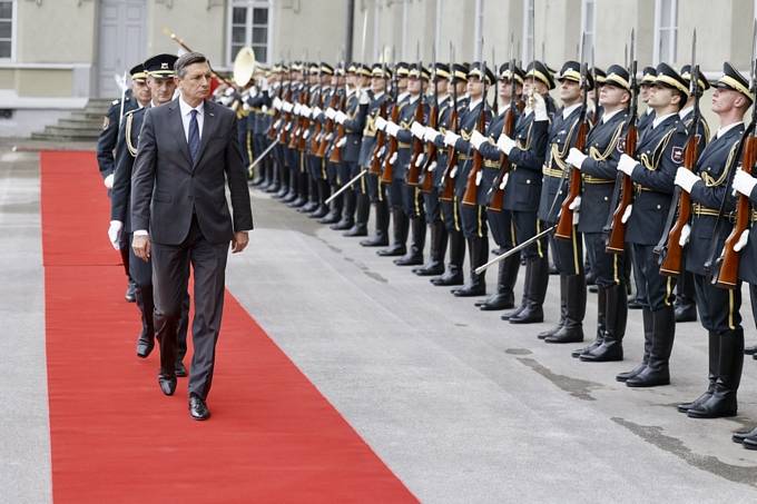 Predsednik republike in vrhovni poveljnik obrambnih sil Borut Pahor slavnostni govornik ob podelitvi diplom in potrdil slušateljem 9. generacije generalštabnega vojaškega izobraževanja in usposabljanja