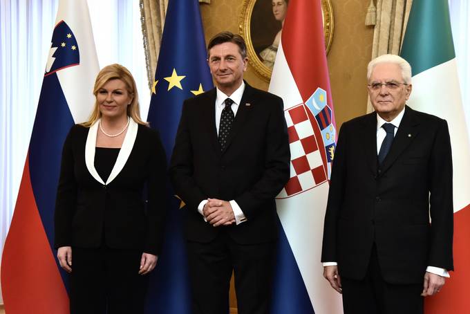 Predsednik Pahor je ob začetku novega mandata gostil svečano kosilo za predsednika sosednjih držav Italije in Hrvaške