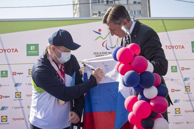 Predsednik republike članom in članicam slovenske paraolimpijske reprezentance: »Ste izjemen navdih zaradi vaše sposobnosti, da se za tako zahteven športni nastop pripravite«