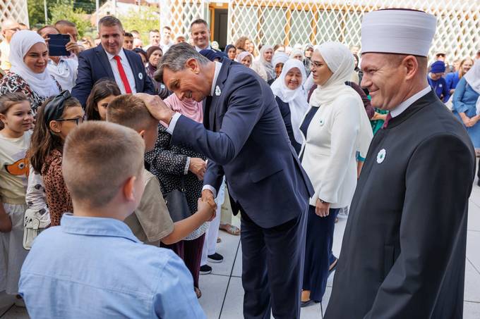 Predsednik Pahor ob 27. obletnici genocida v Srebrenici: Danes smo se zbrali, ker smo odločeni za resnico in pravico, spravo in odpuščanje, za mir in blaginjo.