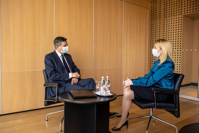Predsednik Pahor in predsednica Evropskega parlamenta Roberta Metsola