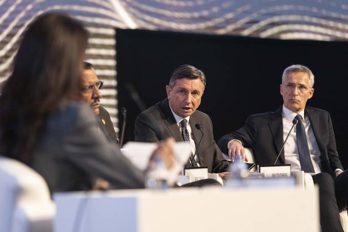 Predsednik Pahor je nastopil na osrednjem panelu letošnjega foruma Antalya Diplomacy Forum, ki je imel naslov “Cena miru ali strošek vojne” (Price of Peace or Cost of War).