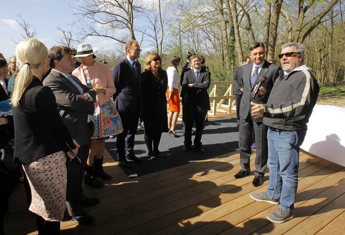 Prihod predsednika republike pred Eko hišo P.A.T.H. by Starck with Riko.
Svetovno znani arhitekt in oblikovalec Philippe Starck