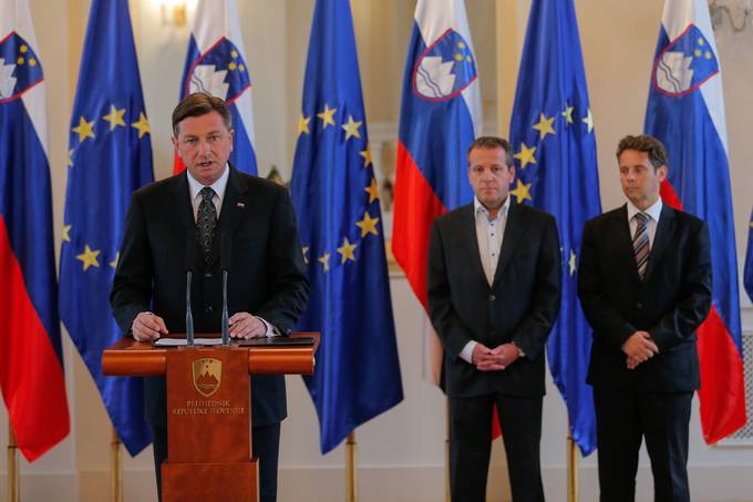 Predsednik Republike Slovenije Borut Pahor je danes sprejel na pogovor novoizvoljenega predsednika Računskega sodišča Republike Slovenije Tomaža Vesela in dr. Igorja Šoltesa, ki se s tega položaja poslavlja