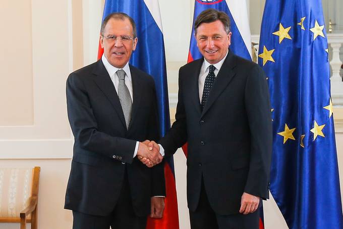 Predsednik republike Borut Pahor inzunanji minister Ruske Federacije Sergej Viktorovič Lavrov za nadaljevanje prijateljskih odnosov med državama
