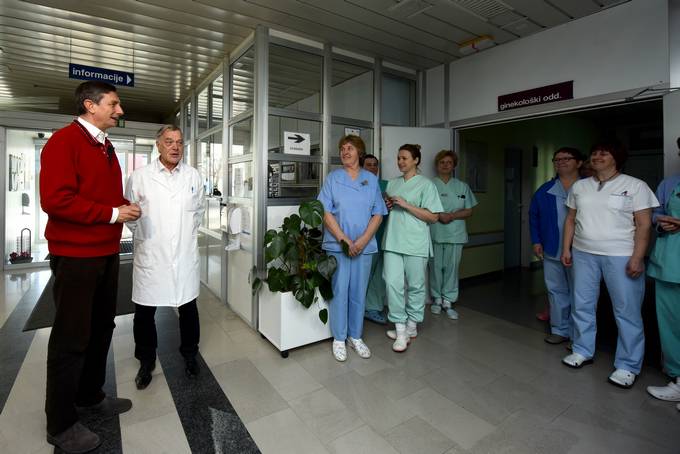 Predsednik Pahor je na novoletni dan obiskal Bolnišnico Postojna