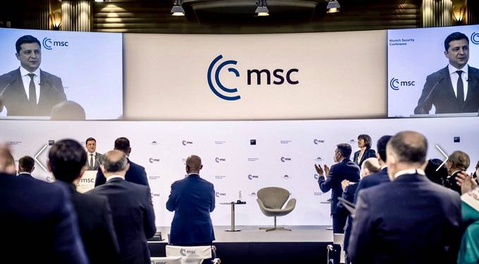 Predsednik Pahor na zaprti razpravi o razmerah na Zahodnem Balkanu: »Odgovor na vsa vprašanja na Zahodnem Balkanu je Evropska unija.« Obisk v Münchnu zaključil s srečanjem z ameriško senatorko Amy Klobuchar