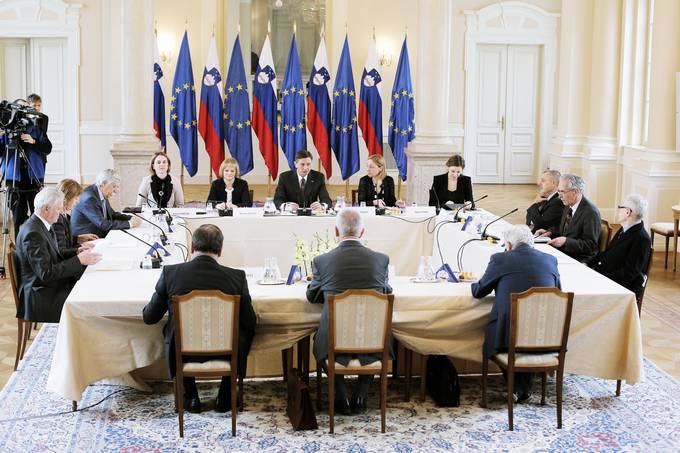 Predsednik Republike Slovenije Borut Pahor je gostil posvet z nekdanjimi sodnicami in sodniki Ustavnega sodišča Republike Slovenije