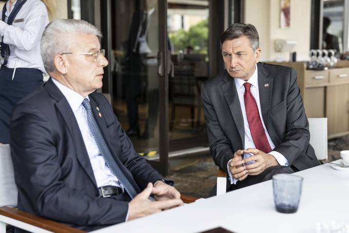 Predsednik Pahor se je ob robu Vrha SEECP srečal s Šefikom Džaferovićem, predsedujočim Predsedstvu Bosne in Hercegovine