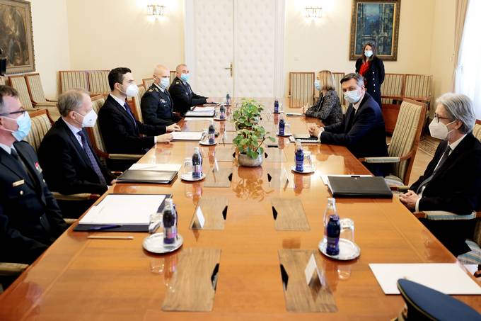 Minister za obrambo in načelnik generalštaba sta predsedniku republike predstavila letno poročilo o pripravljenosti Slovenske vojske