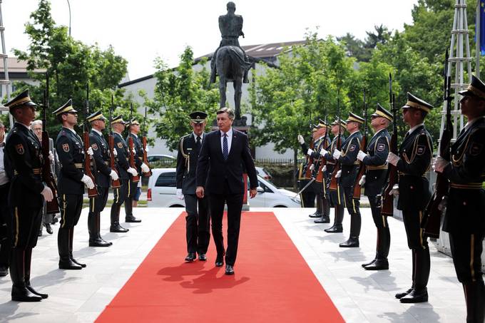 Predsednik Pahor v videokonferenci izrazil hvaležnost pripadnikom Slovenske vojske v mednarodnih operacijah in misijah