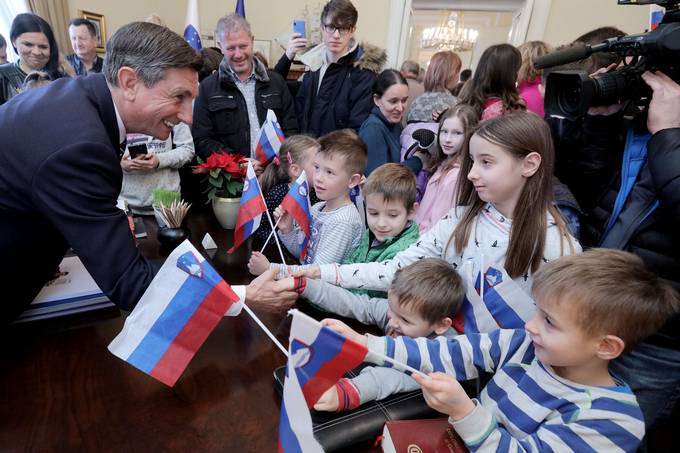 V Predsedniški palači dan odprtih vrat ob dnevu samostojnosti in enotnosti