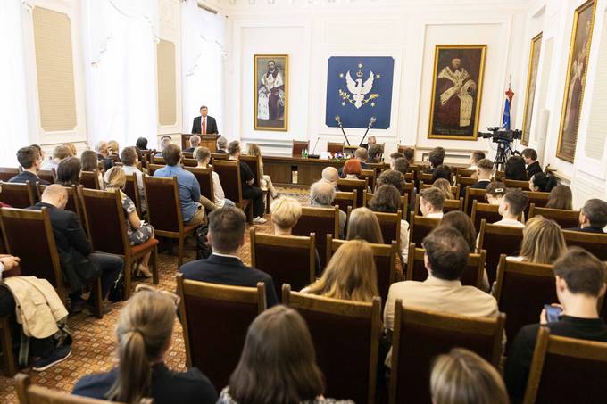 Predsednik Pahor začel uradni obisk na Poljskem s pogovorom s študenti o evropski prihodnosti
