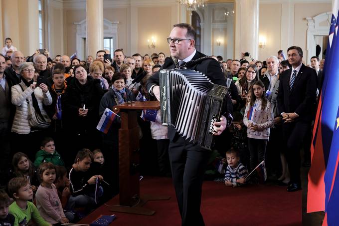 V Predsedniški palači dan odprtih vrat ob dnevu samostojnosti in enotnosti