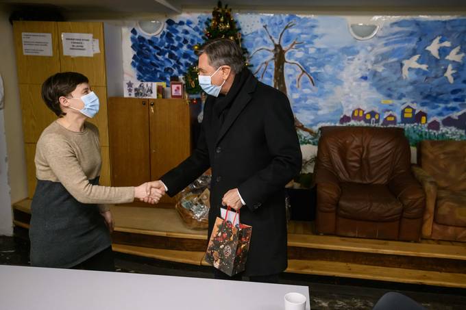 Predsednik Pahor je ob koncu leta tradicionalno obiskal dnevni center za brezdomne v Ljubljani, ki deluje v okviru društva prostovoljcev Vincencijeve zveze dobrote