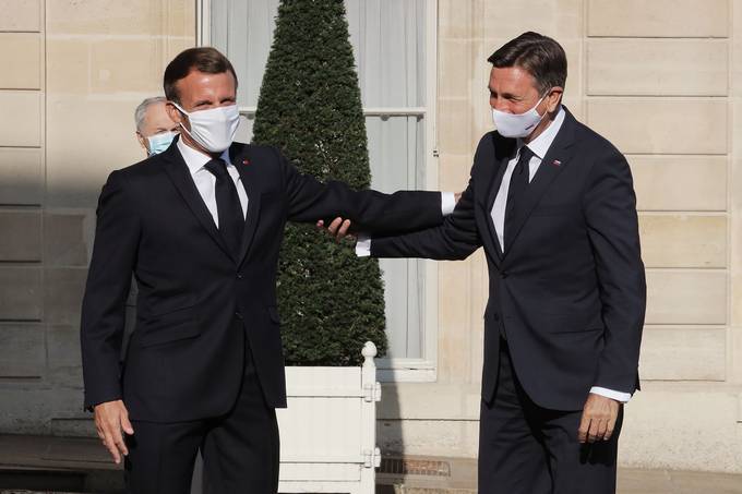 Predsednik republike Borut Pahor in francoski predsednik Emmanuel Macron danes v daljšem in poglobljenem pogovoru za tesnejše sodelovanje za enotno in močno Evropsko unijo