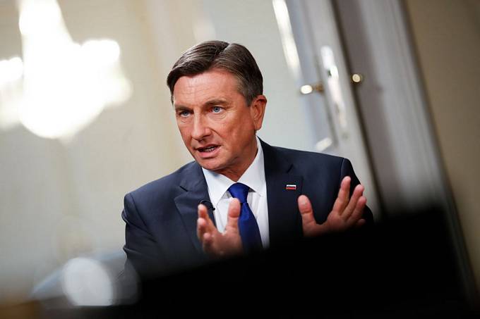 Pogovor predsednika Pahorja za oddajo Svet na Kanalu A