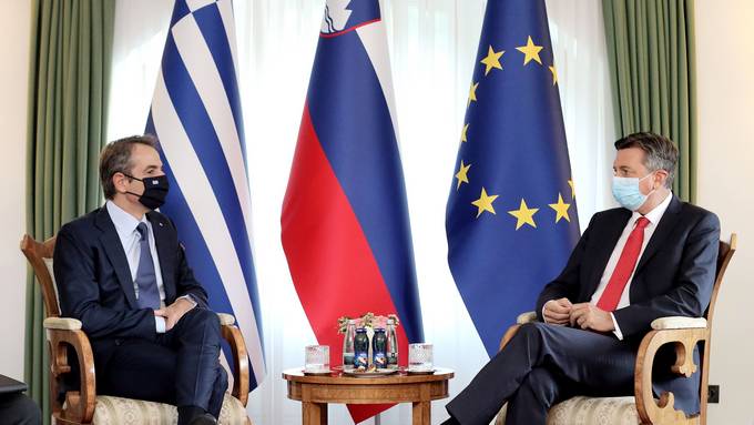 Predsednik Republike Slovenije Borut Pahor je pred pričetkom 16. Strateškega foruma Bled (BSF) na dvostranskem srečanju sprejel predsednika Vlade Helenske republike Kyriakosa Mitsotakisa