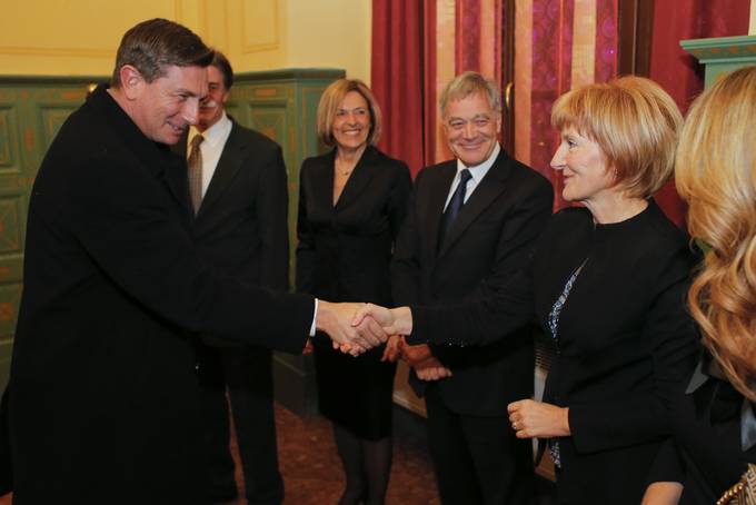 Predsednik Pahor na prireditvi Ona ali On v Postojni: "Zmerni optimizem je vodilo družbi na poti do uspeha"