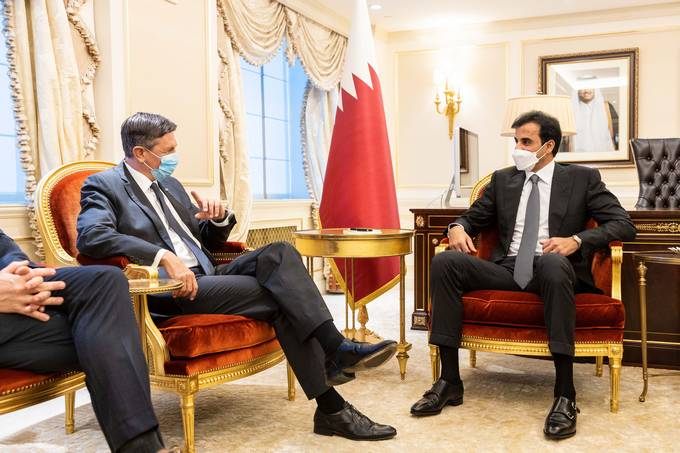 Ob robu zasedanja 76. Generalne skupščine Organizacije združenih narodov v New Yorku se je predsednik Republike Slovenije Borut Pahor danes sestal s katarskim emirjem Tamimom bin Hamadom bin Khalifom Al Thanijem