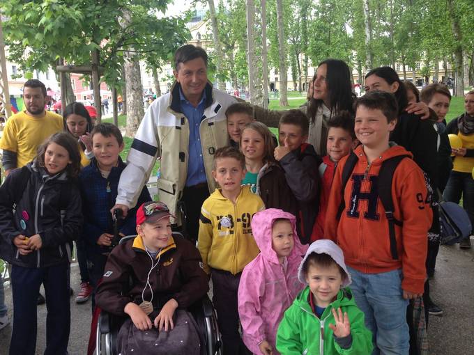 Predsednik republike Borut Pahor na 7. Mednarodnem festivalu »Igraj se z mano«, ki v teh dneh poteka na Kongresnem trgu v Ljubljani