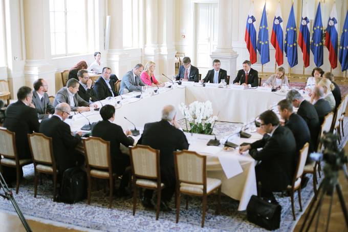 Predsednik Pahor je danes gostil konferenco "Slovenija 2030 - Priložnosti digitalne preobrazbe za Slovenijo"