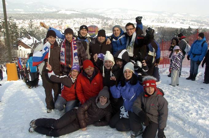 Predsednik navijal za naše smučarke na Mariborskem Pohorju