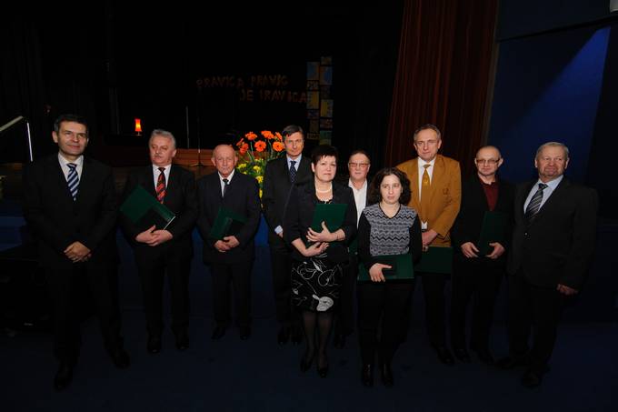 Predsednik republike Borut Pahor je danes v okviru obiskov občin obiskal Občino Krško. Najprej si je ogledal Grad Rajhenburg ter v njem čokoladnico Hiše trt, vina in čokolade Kunej. Obisk je zaključil na slovesnosti ob slovenskem kulturnem prazniku in prazniku Krajevne skupnosti Senovo, kjer je bil slavnostni govornik.