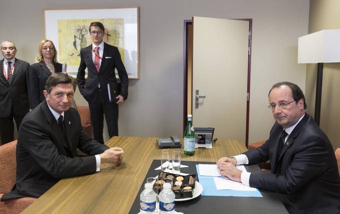 Predsednik republike Borut Pahor se je ob robu IV. vrha EU-Afrika srečal s predsednikom Francoske republike Françoisom Hollandom
