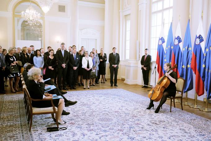 Predsednik republike na posebni slovesnosti v Predsedniški palači vročil državna odlikovanja ob 25-letnici slovenske diplomacije