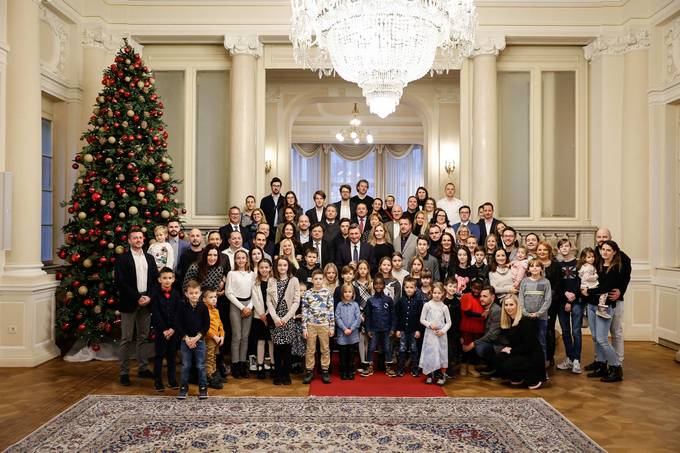 Predsednik Pahor je sprejel članice in člane SBC – Kluba slovenskih podjetnikov, ki so z družinami obiskali Predsedniško palačo