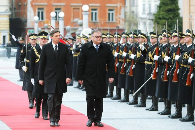 Na povabilo predsednika Republike Slovenije Boruta Pahorja se na uradnem obisku v Republiki Sloveniji mudijo člani Predsedstva BiH, dr. Mladen Ivanić, trenutno predsedujoči Predsedstvu, Dragan Čović in Bakir Izetbegović.