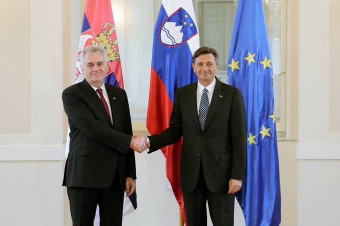 Na povabilo predsednika Republike Slovenije Boruta Pahorja se na uradnem obisku v Republiki Sloveniji mudi predsednik Republike Srbije Tomislav Nikolić.