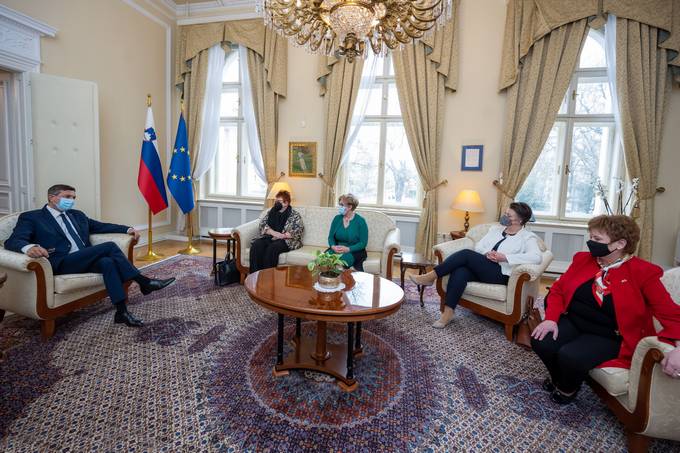 Predsednik Pahor sprejel štiri pripadnice slovenske narodne manjšine, članice nacionalnih parlamentov vseh štirih sosednjih državah