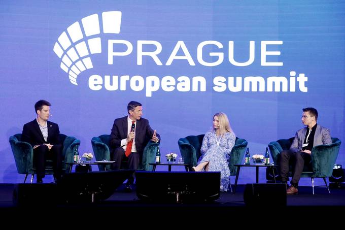 Predsednik Pahor na forumu Praški evropski vrh pozval k vključevanju v razpravo o evropski prihodnosti