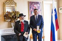 Predsednik republike vročil odlikovanje zlati red za zasluge Milanu Kunderi